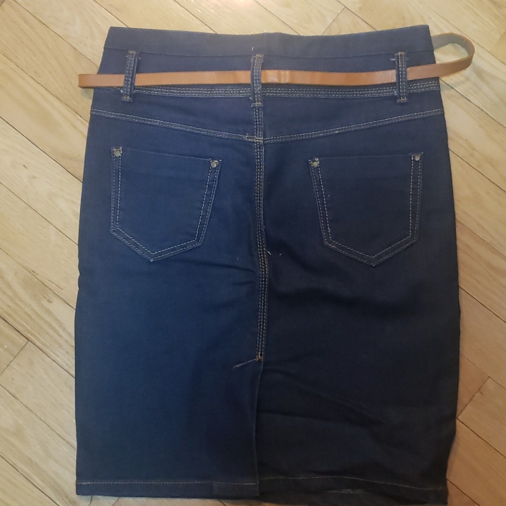 Skirt - Picture 2 of 2